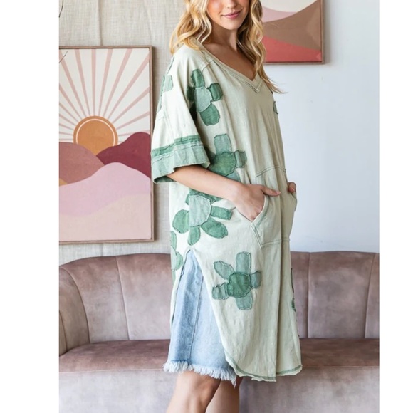Oli & Hali Flower patch Color Block Pockets Tunic top - Picture 4 of 5